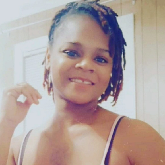 Meet your Posher, Ambria - Picture 1 of 1